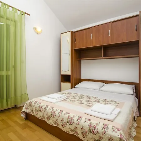 Mate Apartament Maslinica