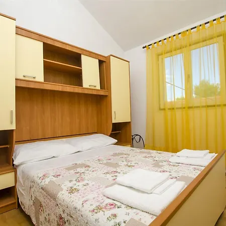 Mate Apartament Maslinica